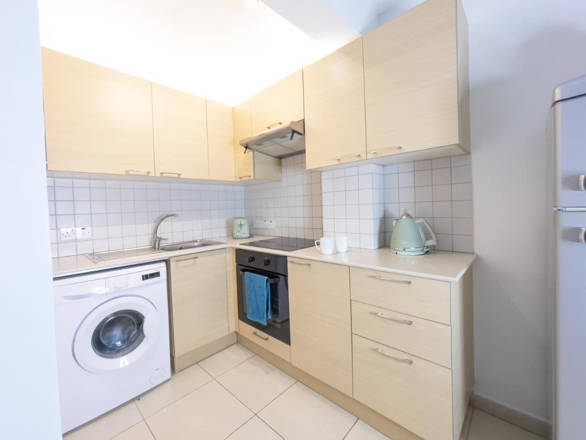 Pandora Holiday Apartment 아이아 나파 외부 사진