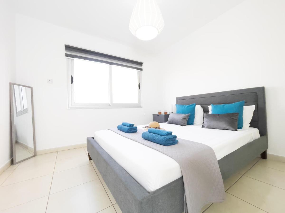Pandora Holiday Apartment 아이아 나파 외부 사진