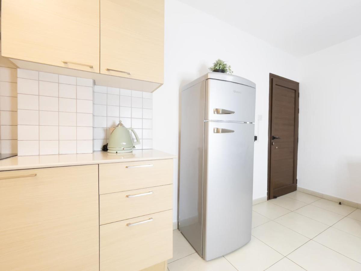 Pandora Holiday Apartment 아이아 나파 외부 사진